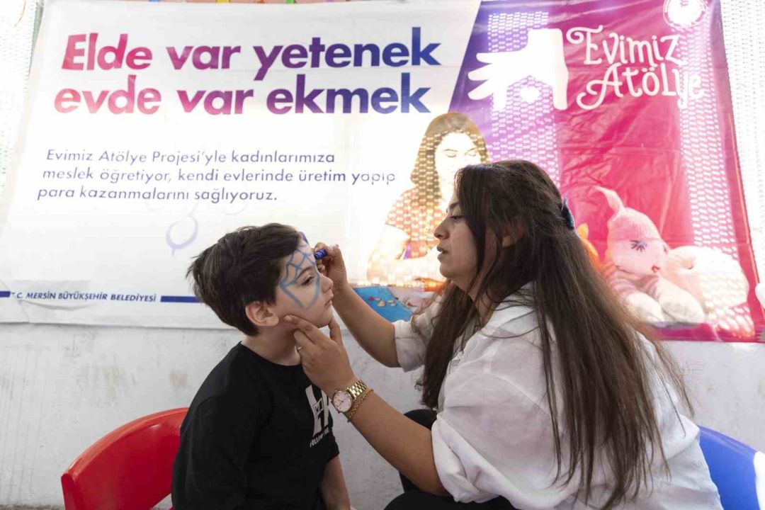 Mersin’de kadınlar ’Evimiz Atölye’ ile üretiyor