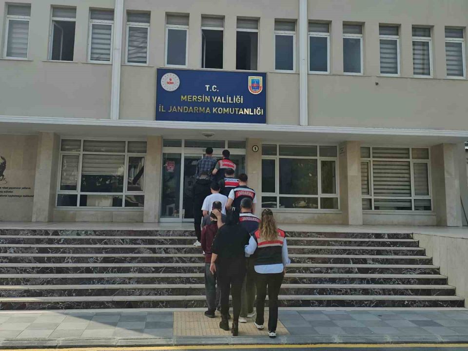İzinsiz Kişisel Verileri Ele Geçiren Şebeke Çökertildi: 5 tutuklama