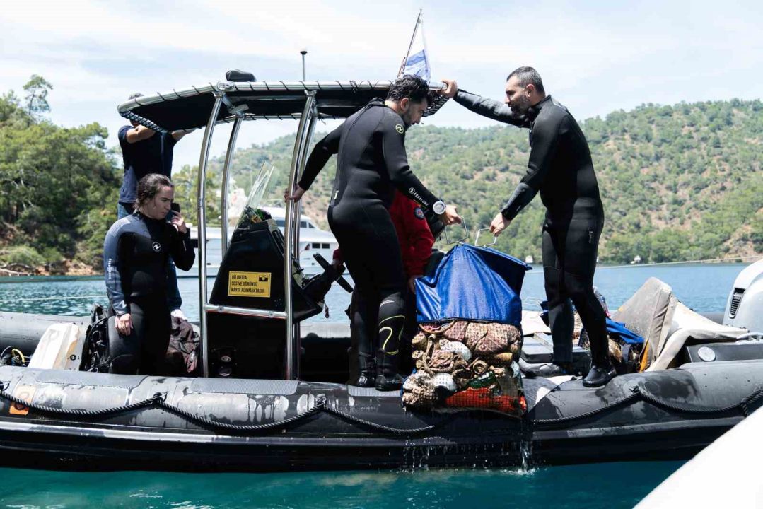 Deniz Dibinden Çıkanlar Şoke Etti! Göcek’te İklim Günü Su Altı Temizliği Gerçekleştirildi
