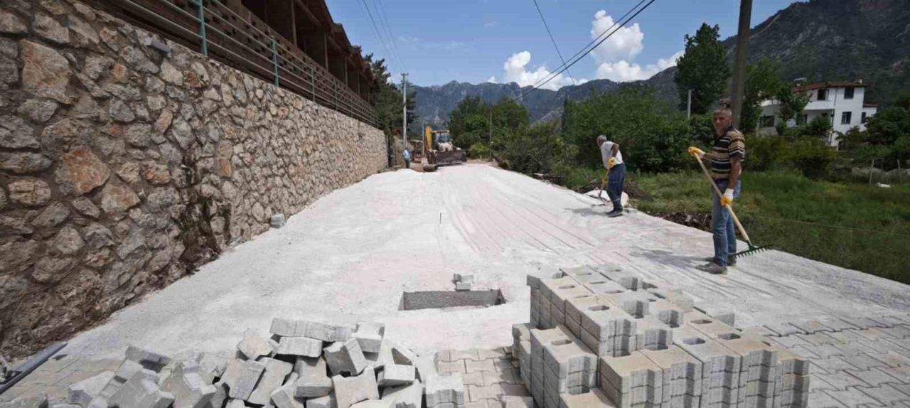 Muğla Büyükşehir’den Marmaris Orhaniye’de 13 milyon 800 bin liralık yol yatırımı