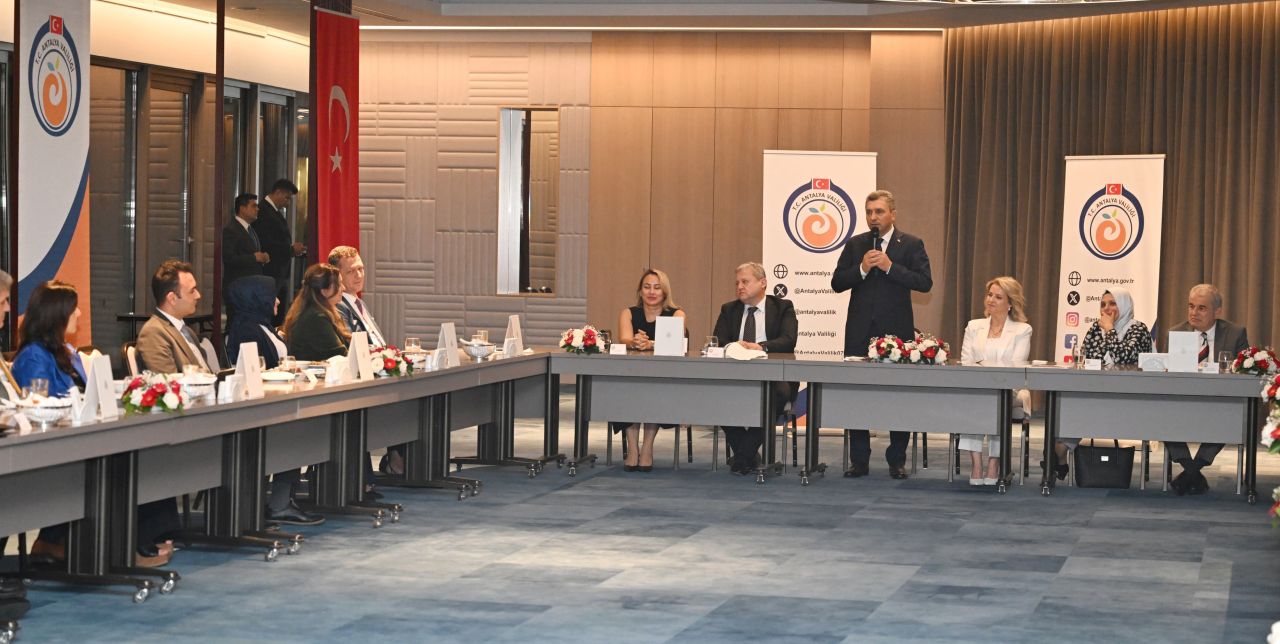 Vali yardımcıları ve kaymakamlar onuruna veda programı