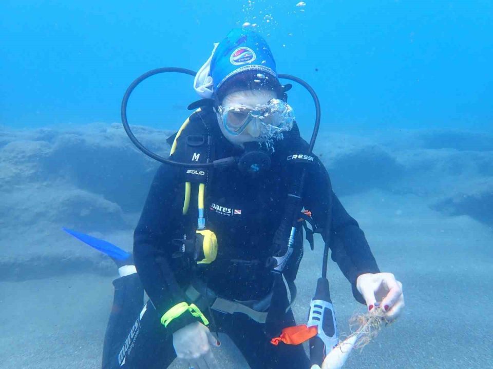 Gazipaşa’da caretta carettalar için deniz dibi temizliği yapıldı