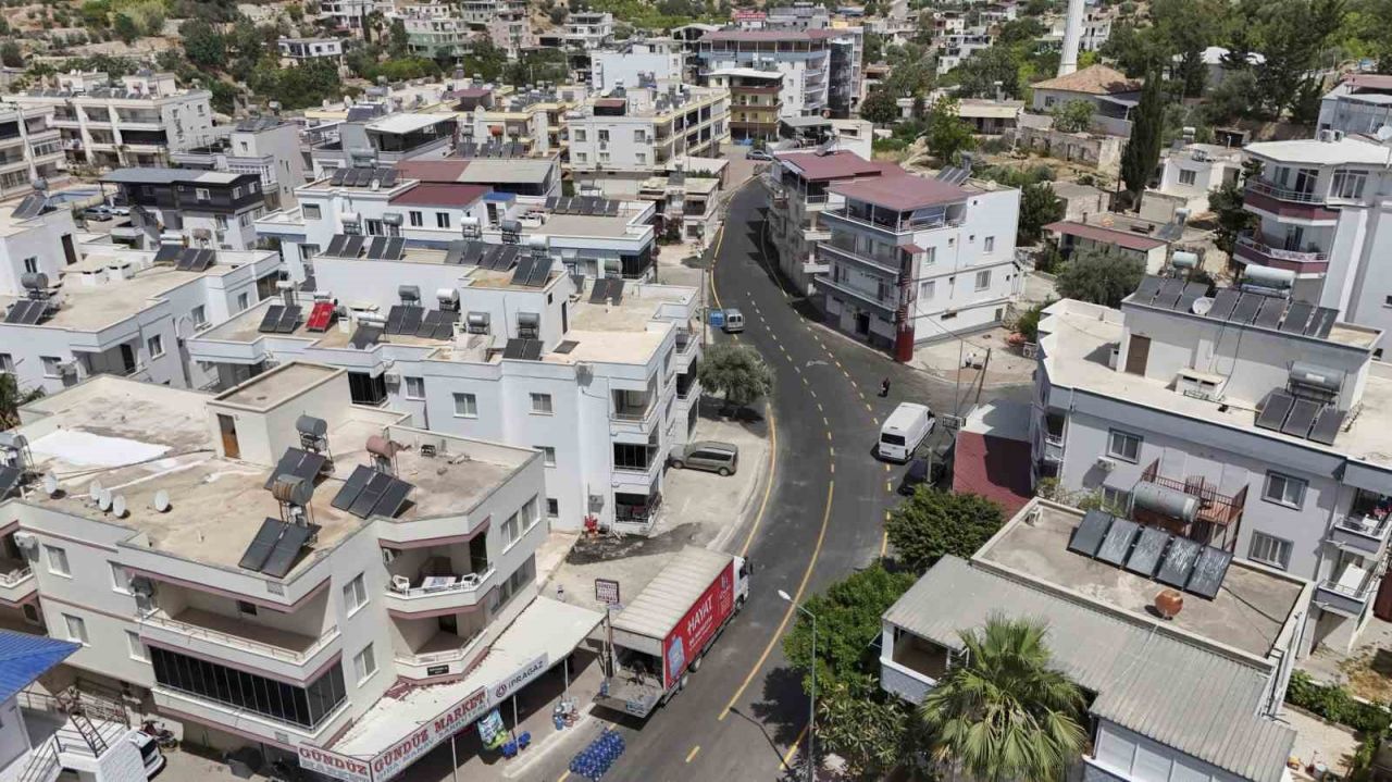 Silifke Atakent’te cadde ve sokakları yeni yüzüne kavuşturdu