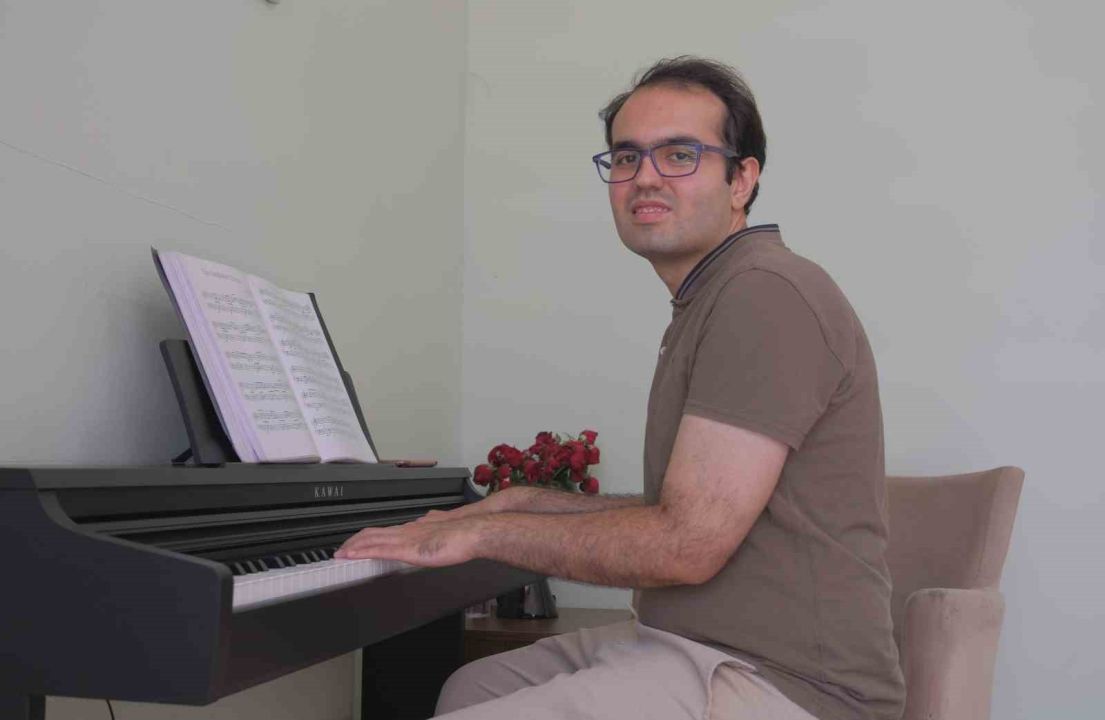 Otizmli genç piyanistin hayali dünyaca ünlü piyanist olmak