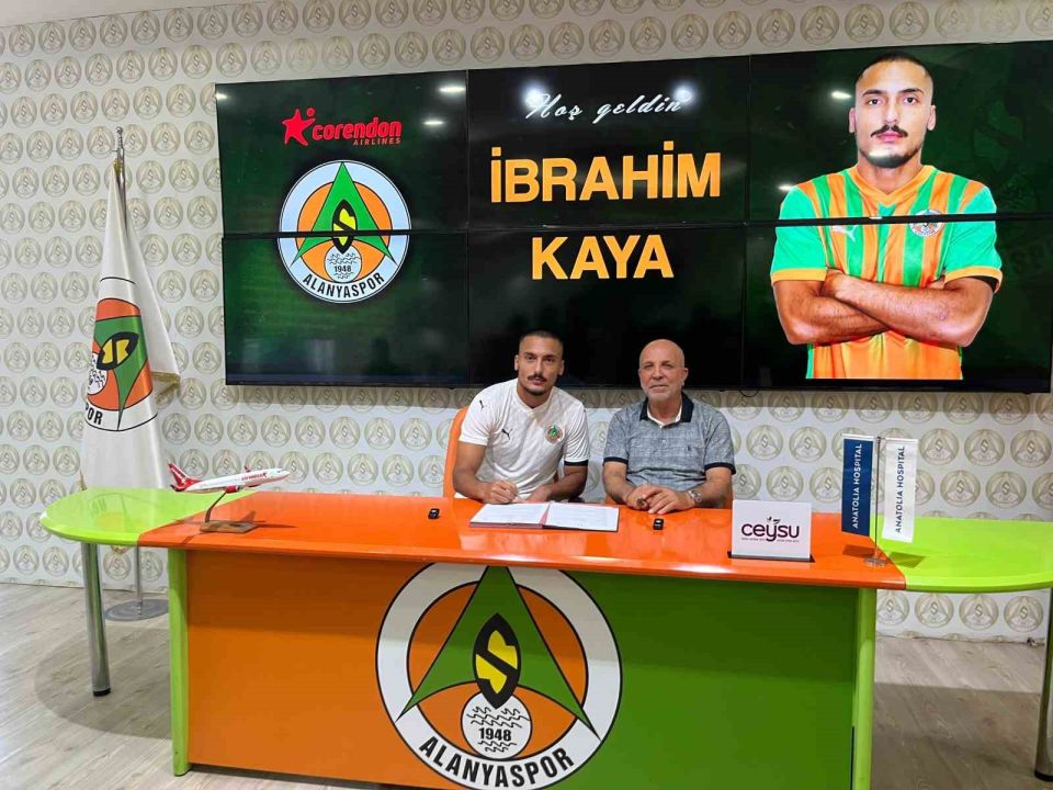 Alanyaspor, İbrahim Kaya ile 4 yıllık sözleşme imzaladı