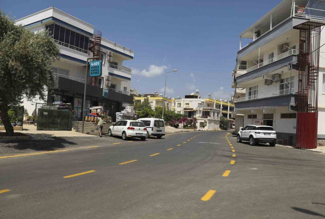 Silifke Atakent’te cadde ve sokakları yeni yüzüne kavuşturdu