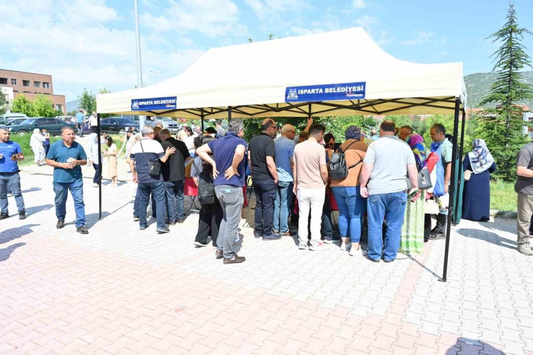 Isparta Belediyesi YKS’de öğrenci ve ailelerini yalnız bırakmadı