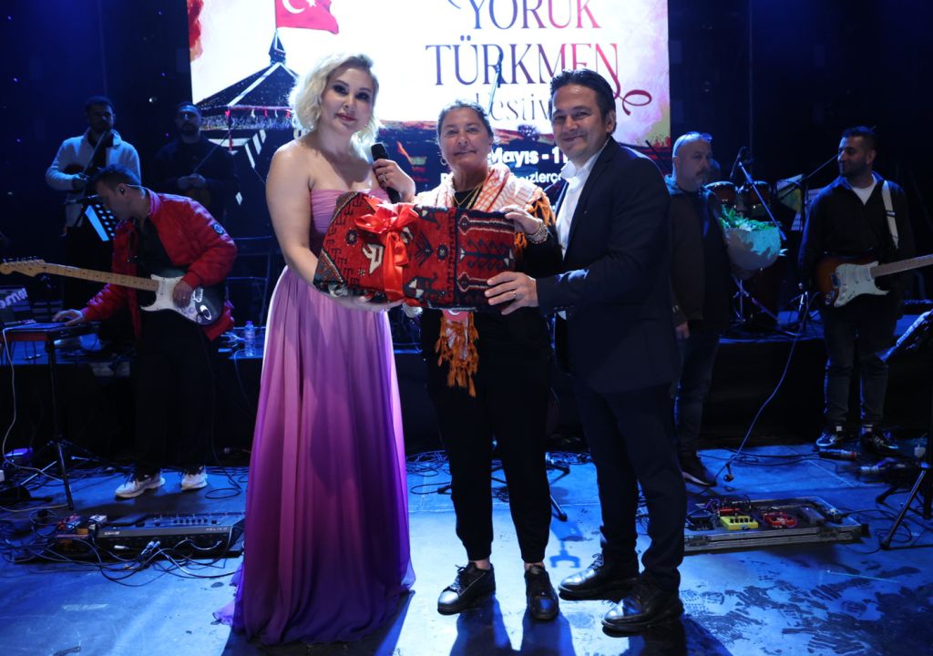 Yörük Türkmen Festivali'nde Funda Arar coşkusu