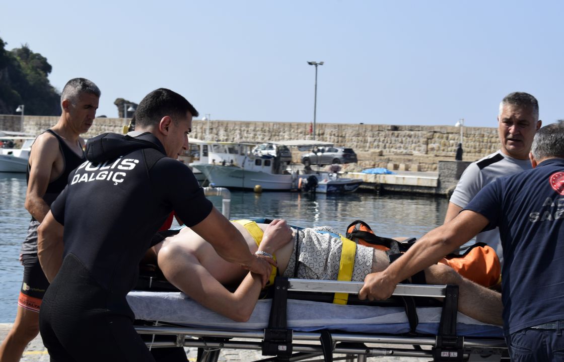 SUP board yaparken denizde fenalaşıp, boğulma tehlikesi geçirdi