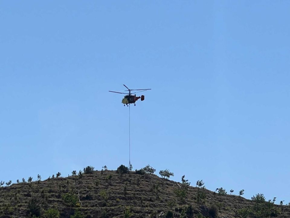 Antalya'da 2 orman yangını sürüyor; 1'i kontrol altında