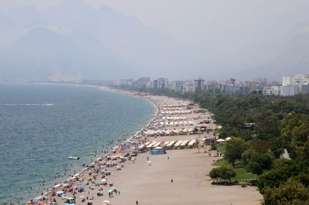 Antalya'da şok sıcaklık! 44 dereceyi geçti