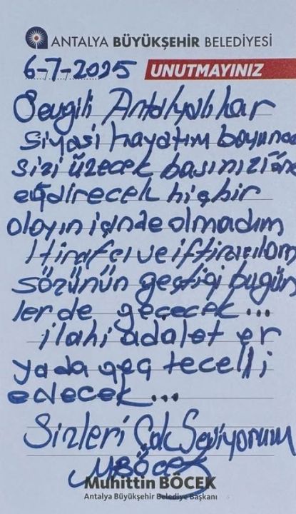 Muhittin Böcek: "Sizi üzecek, başınızı öne eğdirecek hiçbir olayın içinde olmadım"