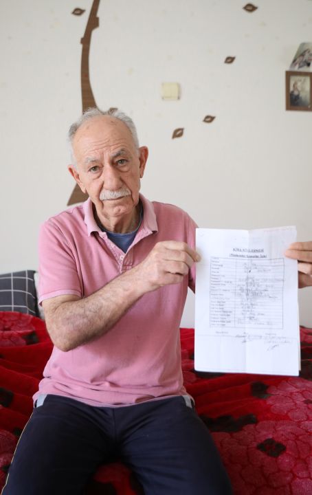 Evden tahliye edilen dede ile 2 torunu, bütçelerine uygun konut arıyor