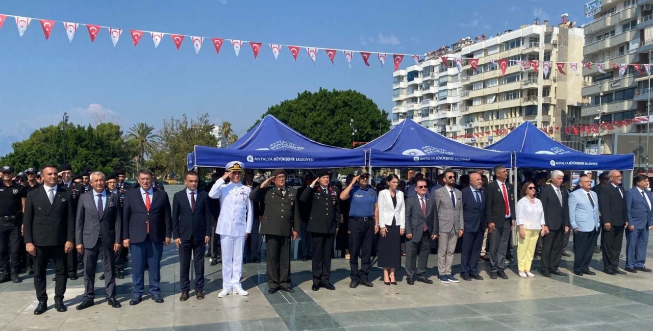 Kıbrıs Barış Harekâtı’nın 51. yılı nedeniyle Antalya’da tören düzenlendi