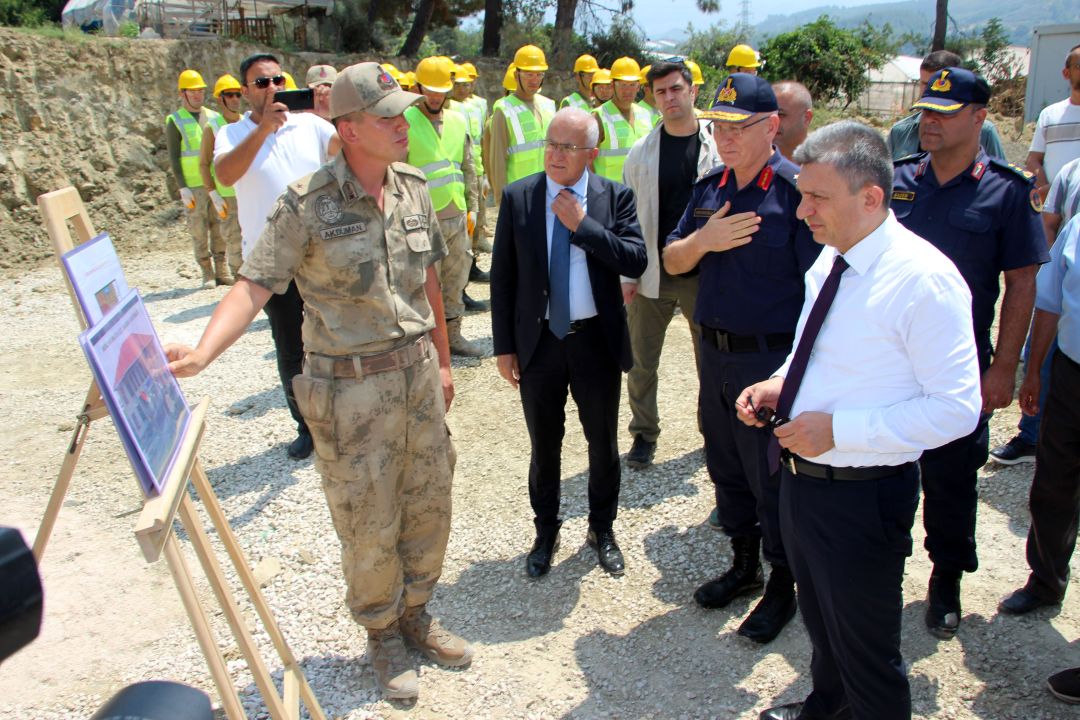 Vali Şahin: Kumluca ve Finike deprem açısından en riskli 2 ilçe