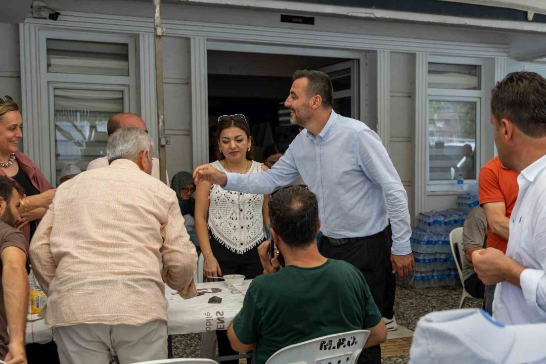 Manavgat’ta vatandaşlara aşure ikram edildi