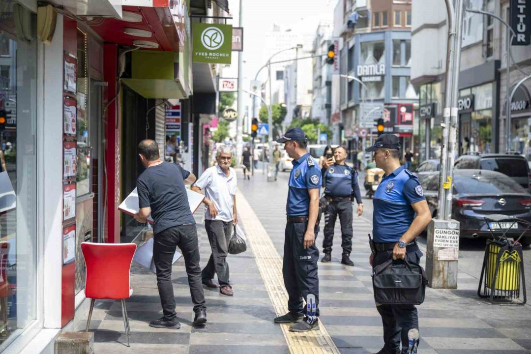 Mersin’de kaldırım ve yol işgaline geçit verilmiyor