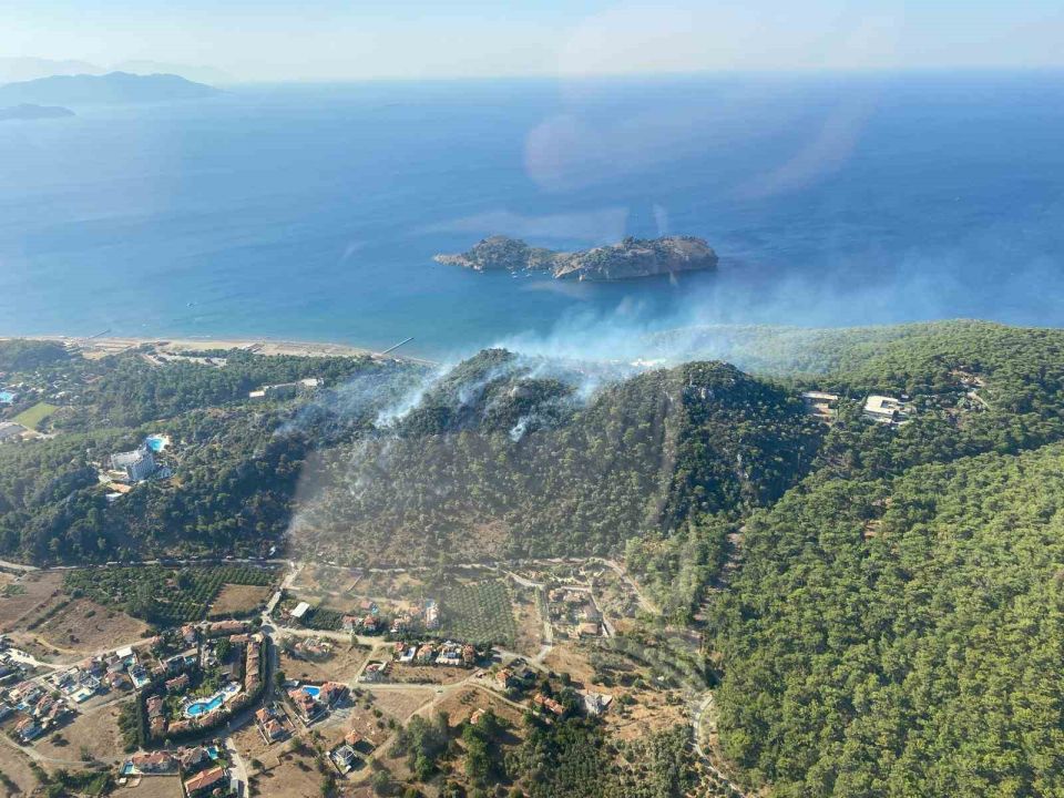 Muğla’nın Ortaca İlçesi Sarıgerme Mahallesi’nde orman yangını