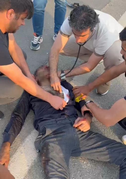 Kazada yaralanan sürücüye yoldan geçen doktor müdahale etti