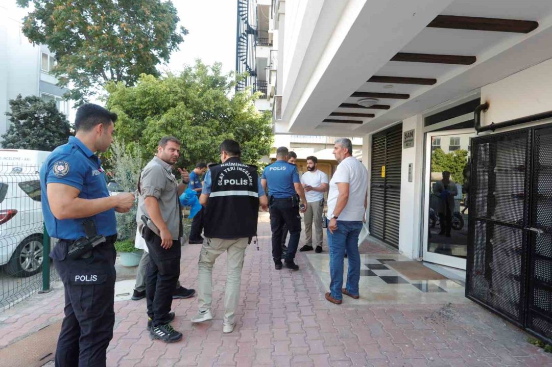 Banyoda boğazı kesik halde ölü bulunmuştu: Ev arkadaşı serbest bırakıldı, yeni şüpheli operasyonla yakalandı