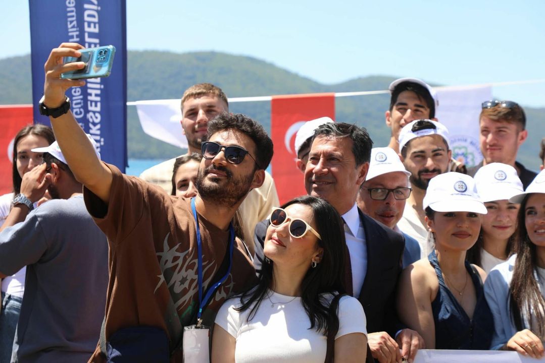 Üniversitelilere müjde! Ulaşım artık sadece 1 TL