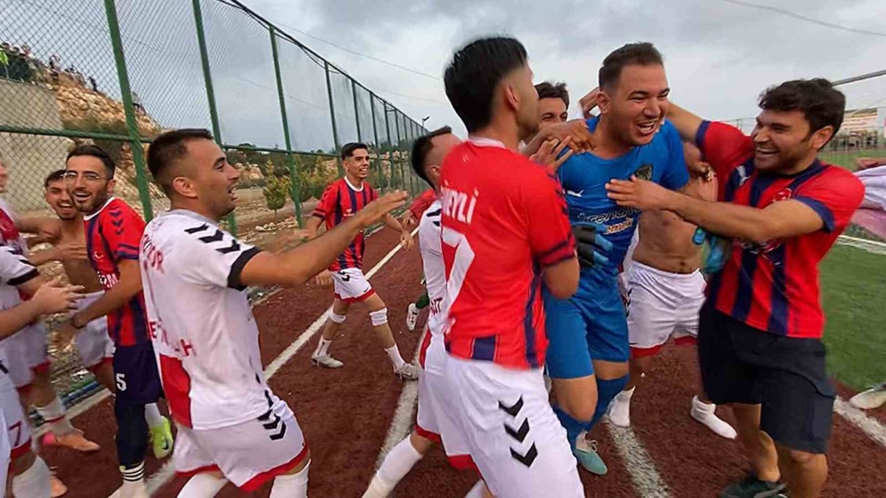 Böyle futbol turnuvası görülmedi: Maçı tepelerden izlediler