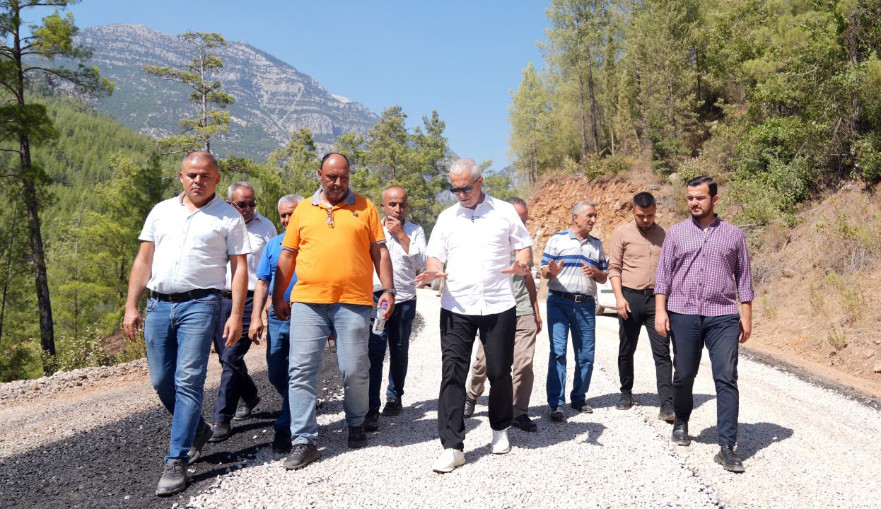 Dağdere yolunda asfalt serimi başladı