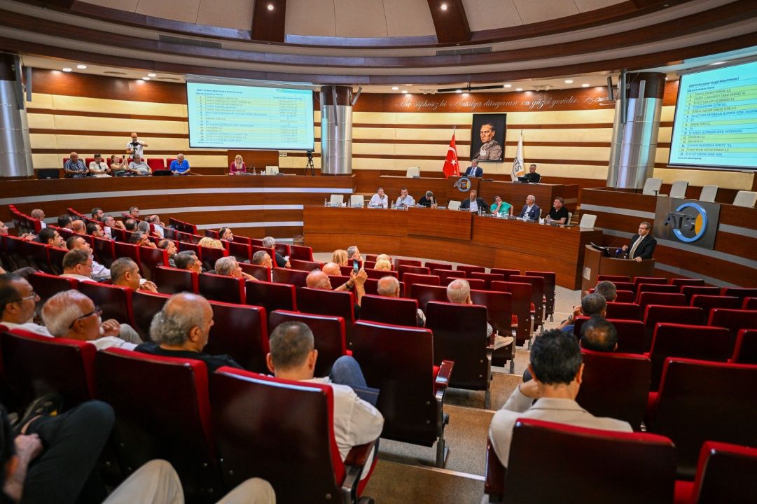 ATSO Meclis Başkanı Ahmet Öztürk, ATSO yönetimini eleştirdi