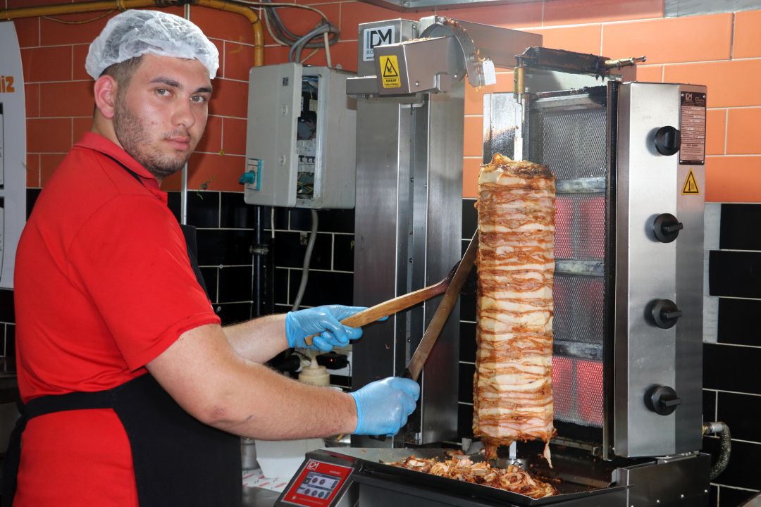 Antalya'da döner ustalarının 'sıcak' sınavı