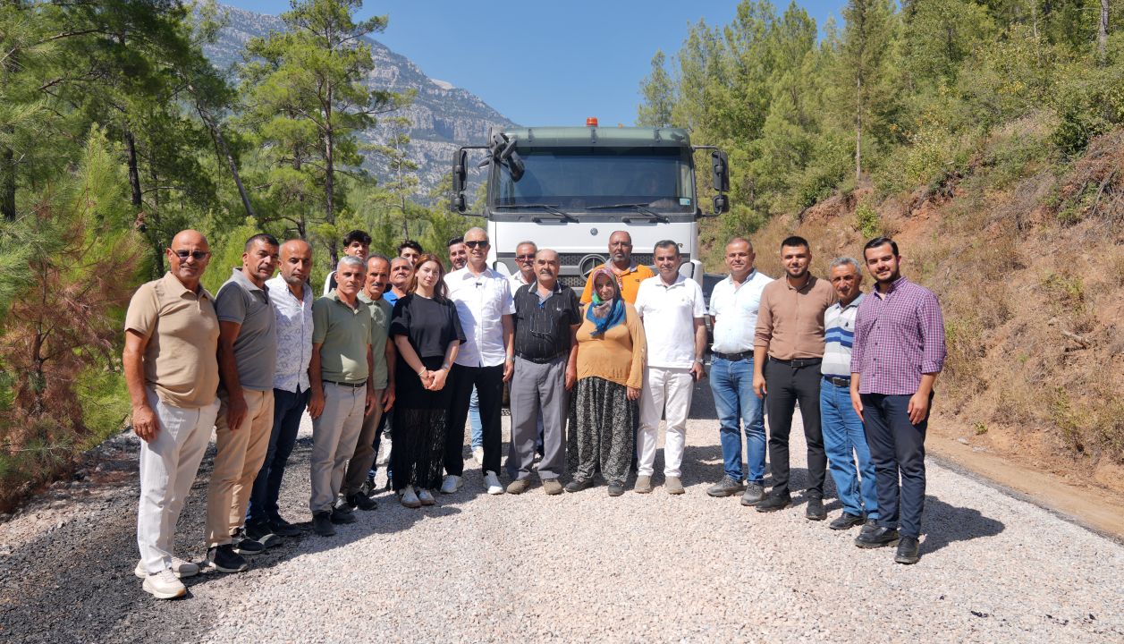 Dağdere yolunda asfalt serimi başladı
