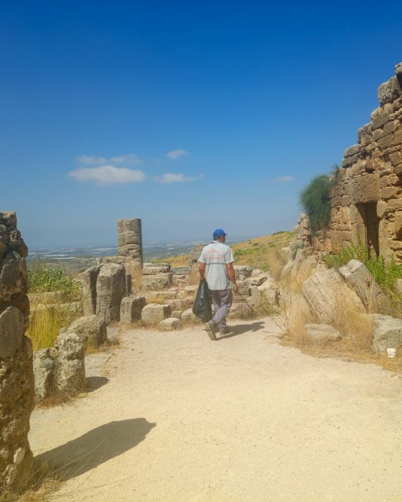 Manavgat Belediyesi’nden tarihi bölgelerde çevre temizliği