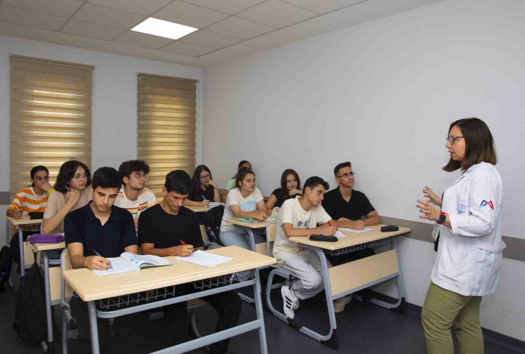 Ücretsiz kurs öğrencileri üniversiteli oldu