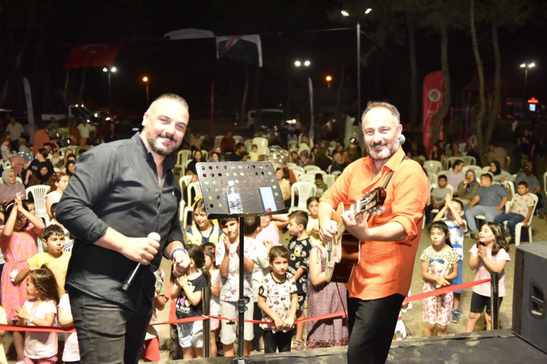 Kirişçiler Mahallesi 'Sahne Kepez'le şenlendi