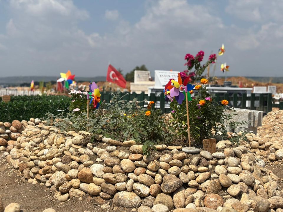 Kurşunlu Mezarlığı’nda renkli hüzün