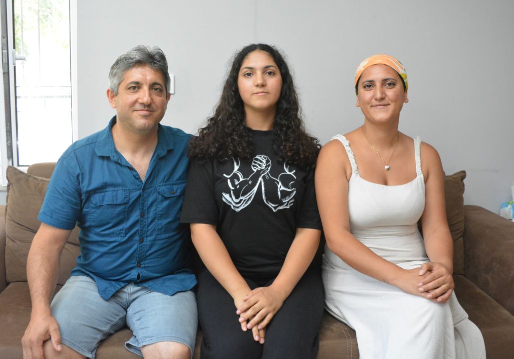 Depremzede Zehra, bilek gücüyle hayata yeniden tutundu