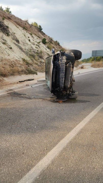 Burdur’da otomobil devrildi: 2 yaralı