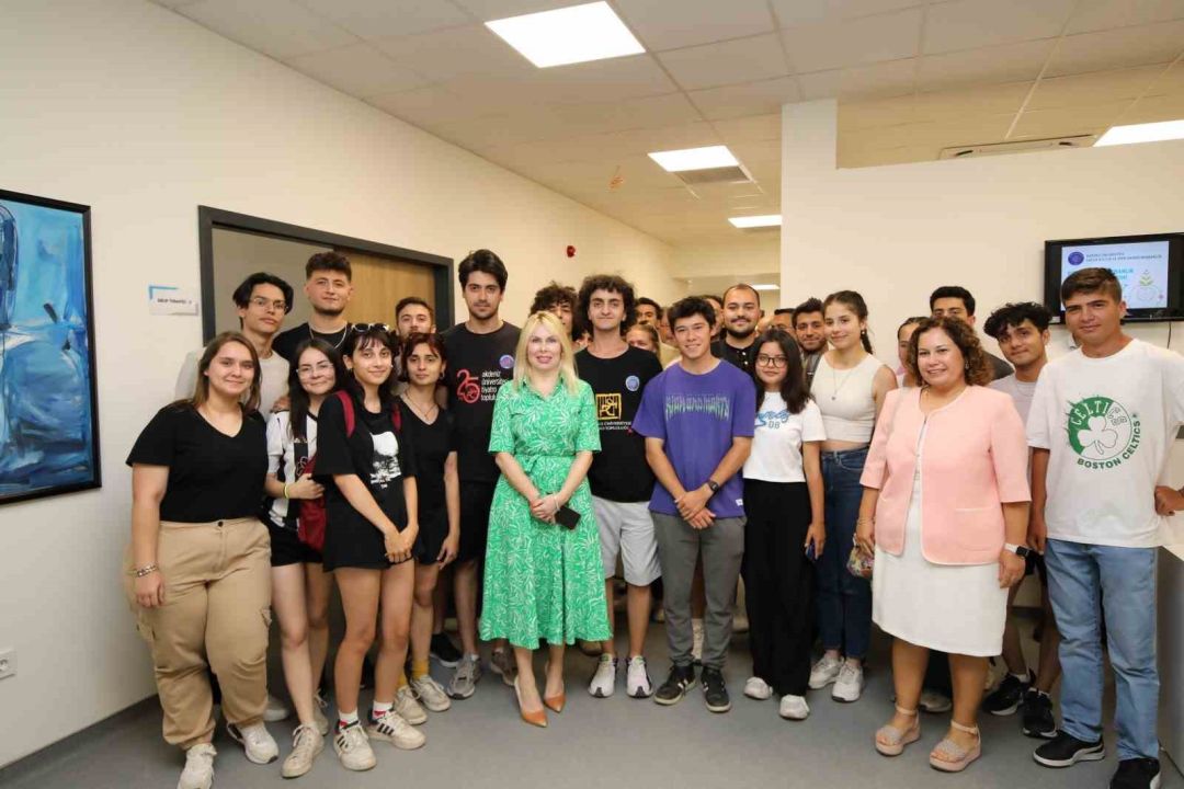 Akdeniz Üniversitesi ailesine 9 bin yeni öğrenci katıldı