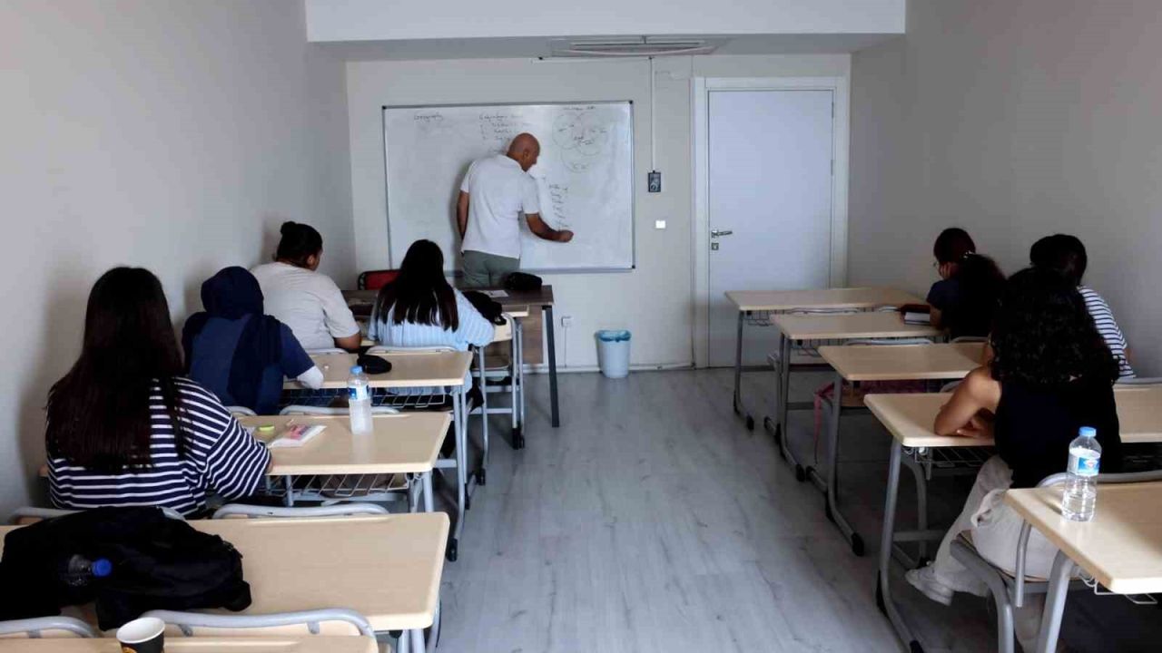 Akdeniz Belediyesinden ücretsiz üniversite hazırlık kursu