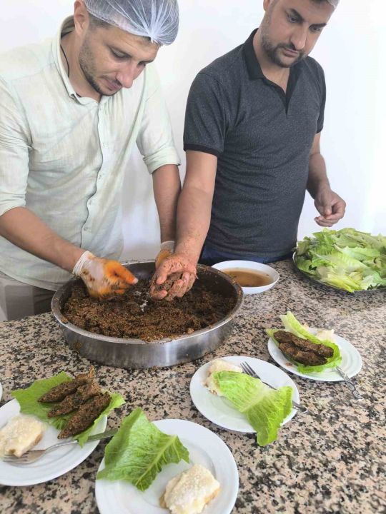 Gazipaşa’da huzurevinde sıra gecesi coşkusu