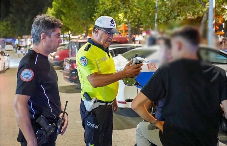 Isparta’da park ve mesire alanları denetlendi, 33 araca işlem yapıldı