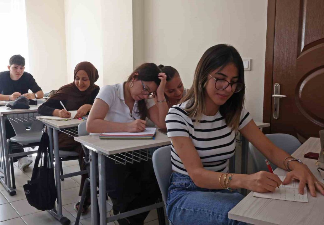 Üniversite hayalini gerçekleştirmek isteyenlere ATABEM’den eğitim fırsatı