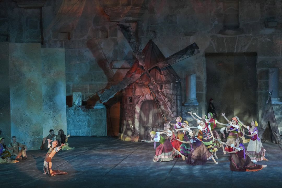 Aspendos'ta Don Kişot gecesi
