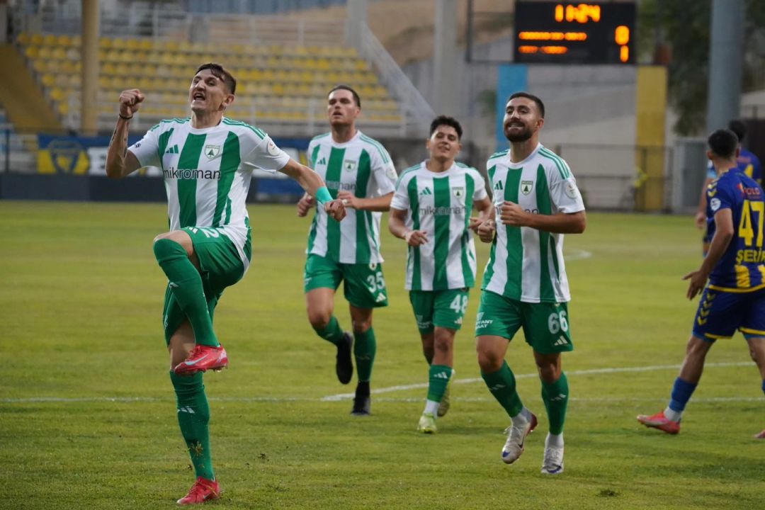Muğlaspor İzmir'de patladı
