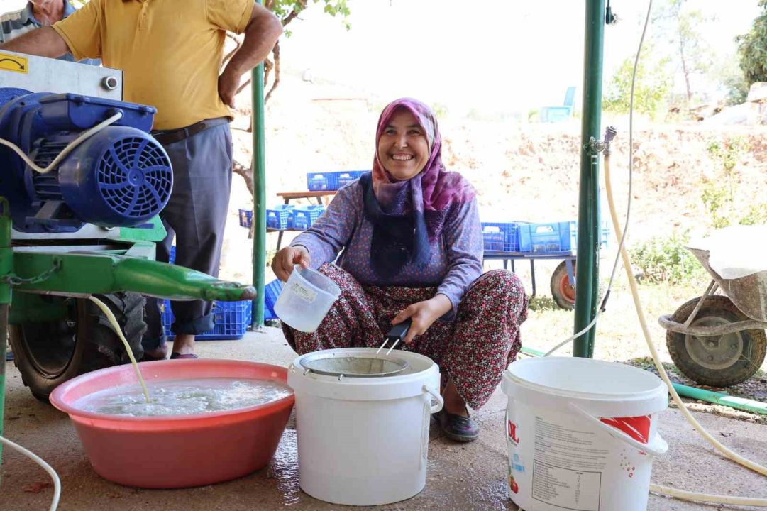 Çizmeler rafa kalktı pekmez üretimi kolaylaştı