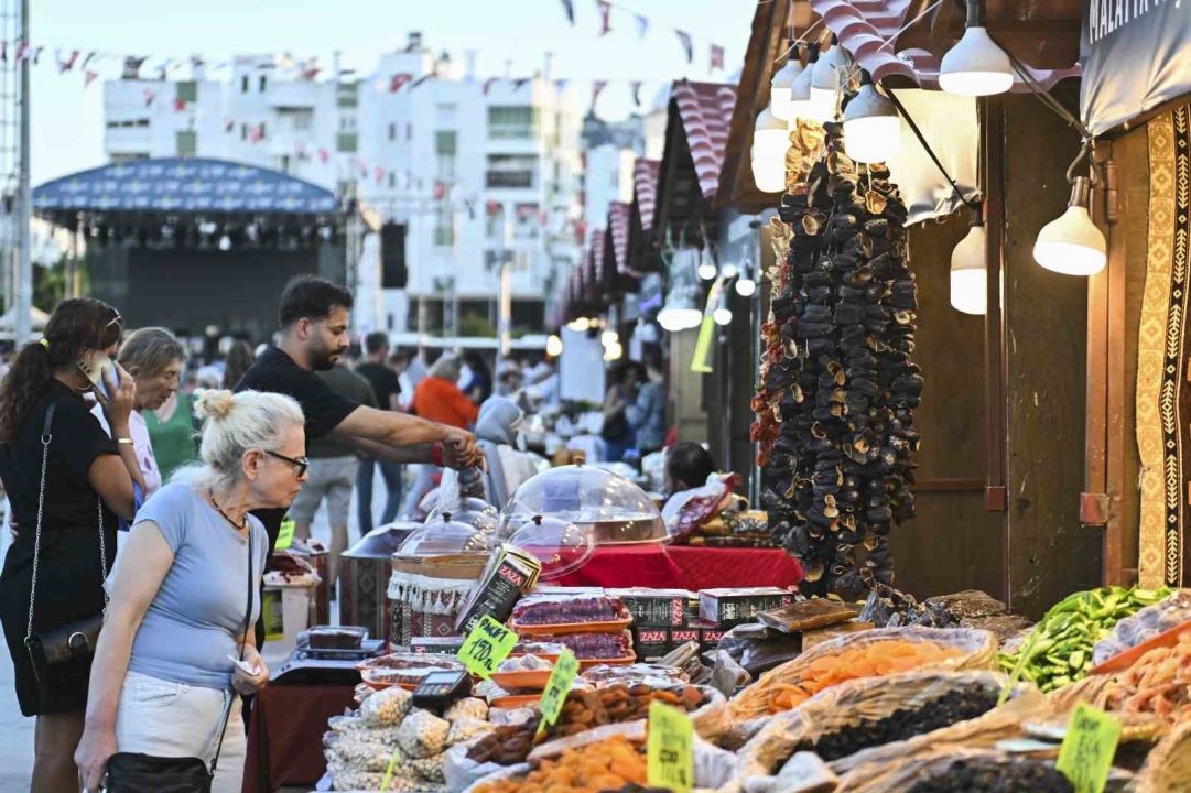 Akdeniz Gecesi’nde Yörükler kültürlerini yaşattı