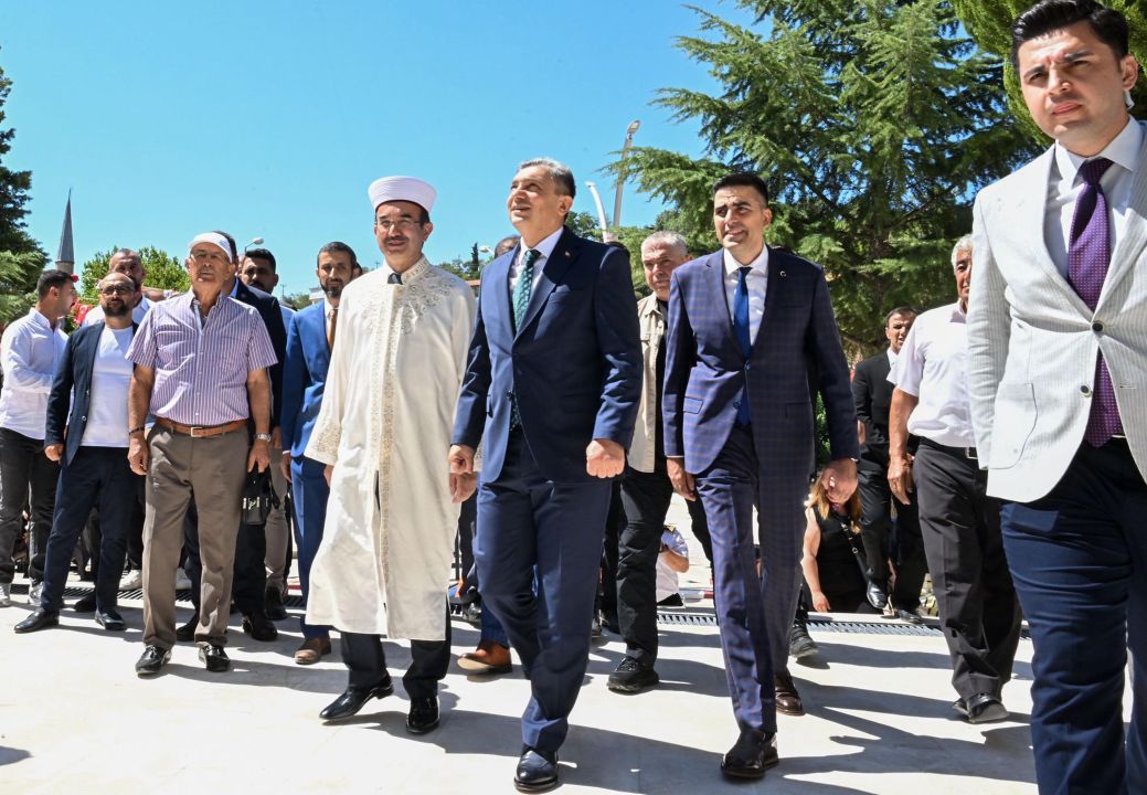 Ömer Paşa Camii yeniden ibadete açıldı