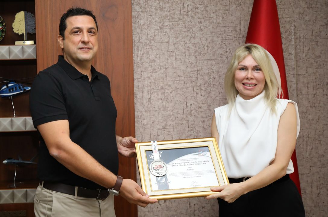 Rektör Özkan, buluşlarıyla ödül alan öğretim üyelerini tebrik etti