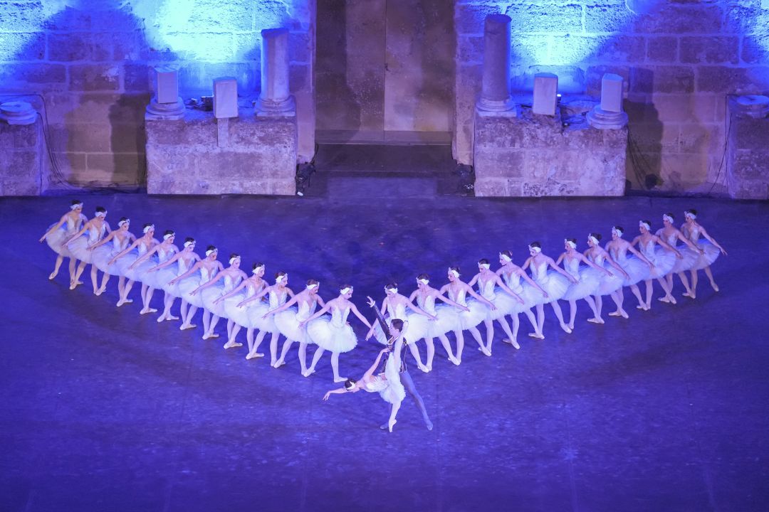 Aspendos'ta 'Kuğu Gölü' gecesi