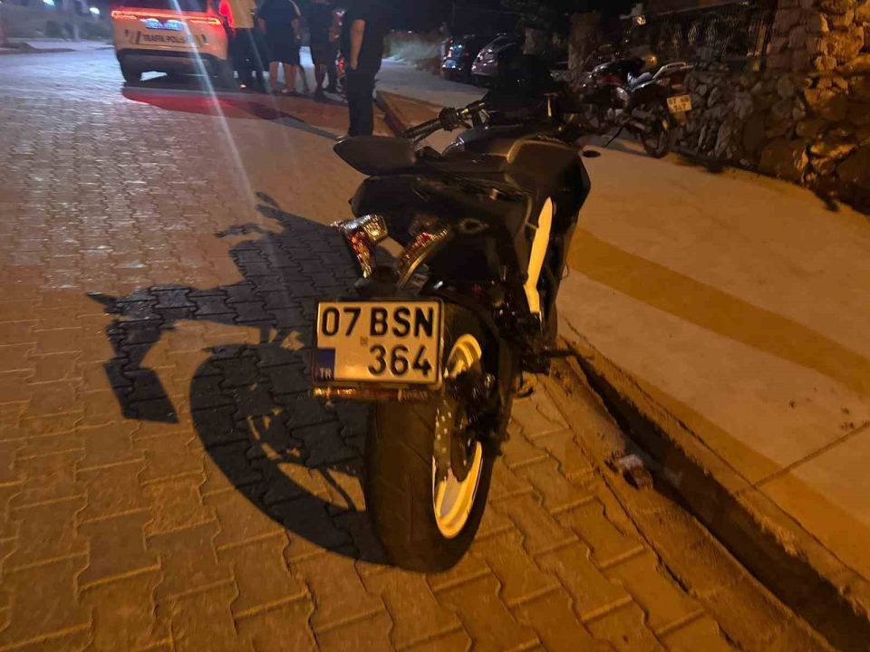 Gazipaşa’da otomobille motosikletin çarpıştığı kazada 1 kişi yaralandı