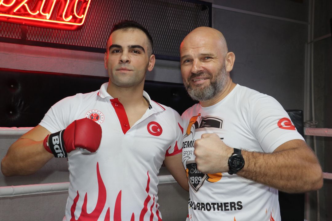 Dahiliye uzmanı doktor, jiu-jitsu sporunda Avrupa ikincisi
